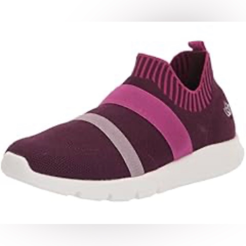 Spenco Karma Stretch Shoes in Grape/Wine Size 6.5